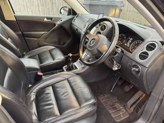 Volkswagen Tiguan 2.0 TDi Sport 4Motion 5dr Estate Diesel Black
