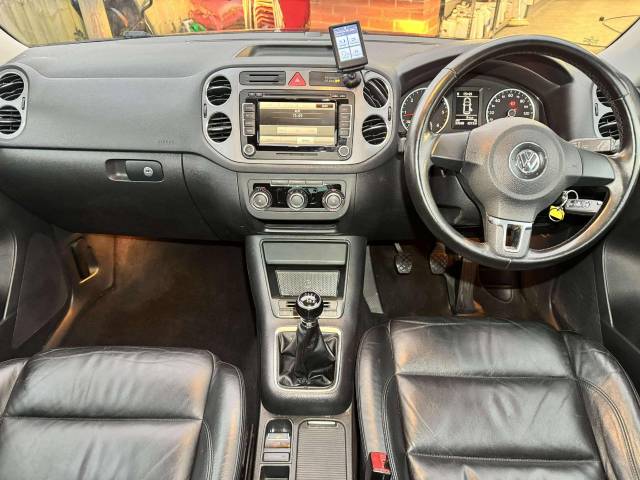 Volkswagen Tiguan 2.0 TDi Sport 4Motion 5dr Estate Diesel Black