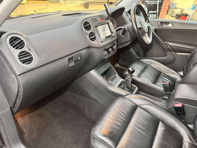 Volkswagen Tiguan 2.0 TDi Sport 4Motion 5dr Estate Diesel Black