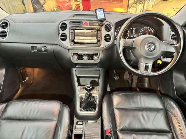 Volkswagen Tiguan 2.0 TDi Sport 4Motion 5dr Estate Diesel Black