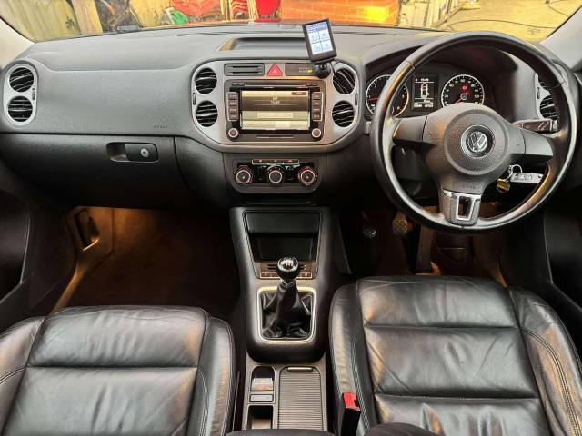Volkswagen Tiguan 2.0 TDi Sport 4Motion 5dr Estate Diesel Black