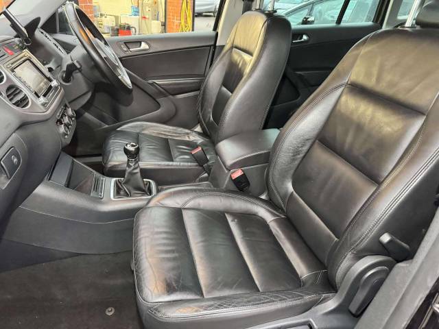 Volkswagen Tiguan 2.0 TDi Sport 4Motion 5dr Estate Diesel Black