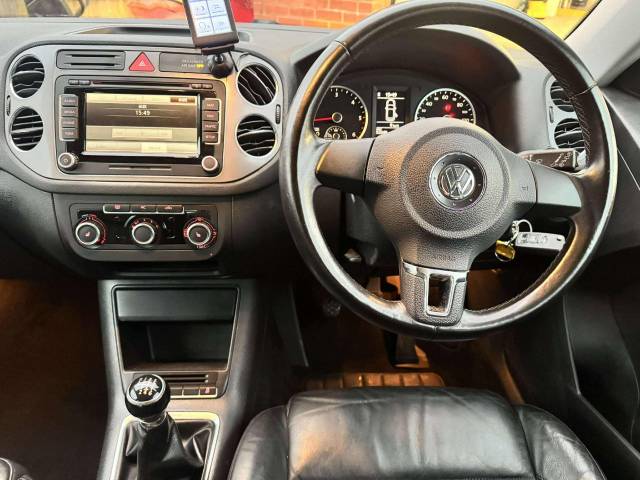 Volkswagen Tiguan 2.0 TDi Sport 4Motion 5dr Estate Diesel Black