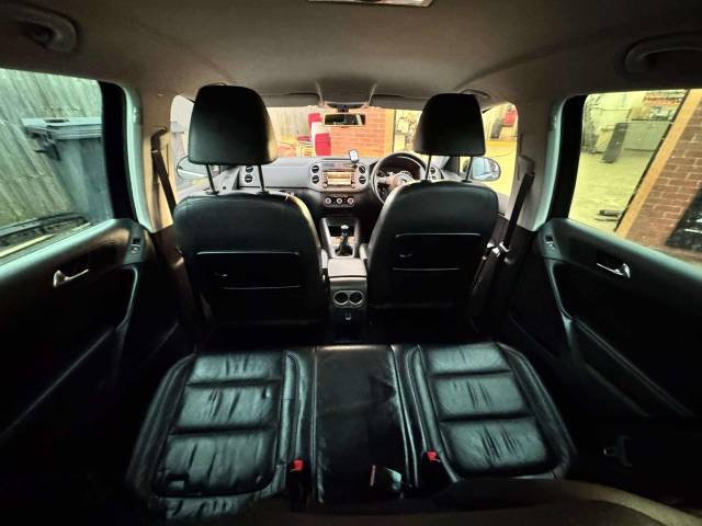 Volkswagen Tiguan 2.0 TDi Sport 4Motion 5dr Estate Diesel Black