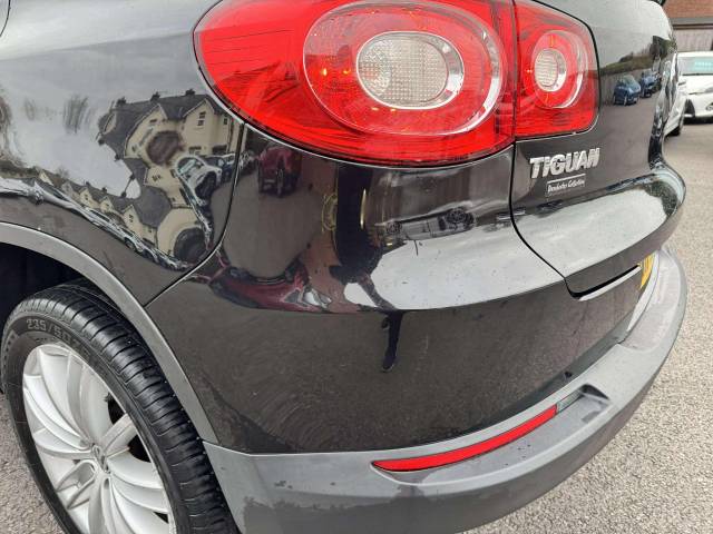 Volkswagen Tiguan 2.0 TDi Sport 4Motion 5dr Estate Diesel Black