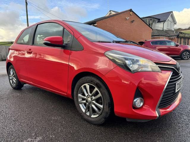 Toyota Yaris 1.0 VVT-i Icon 3dr Hatchback Petrol Red