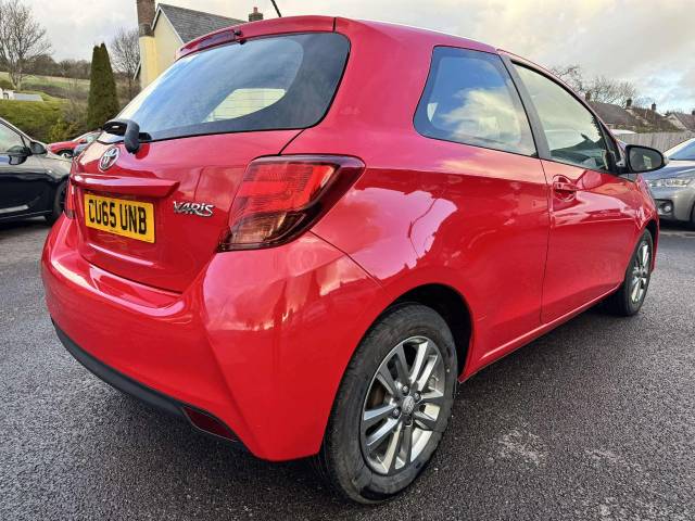Toyota Yaris 1.0 VVT-i Icon 3dr Hatchback Petrol Red
