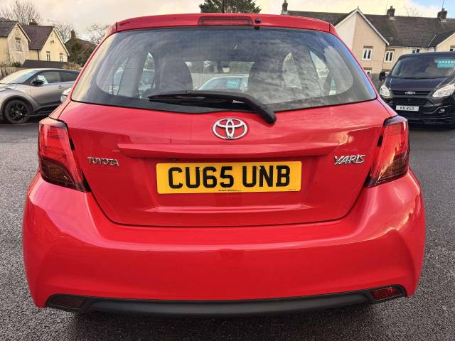 Toyota Yaris 1.0 VVT-i Icon 3dr Hatchback Petrol Red