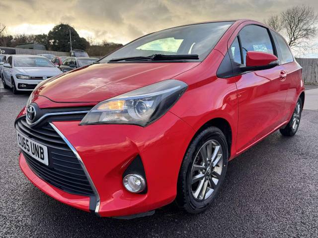 Toyota Yaris 1.0 VVT-i Icon 3dr Hatchback Petrol Red