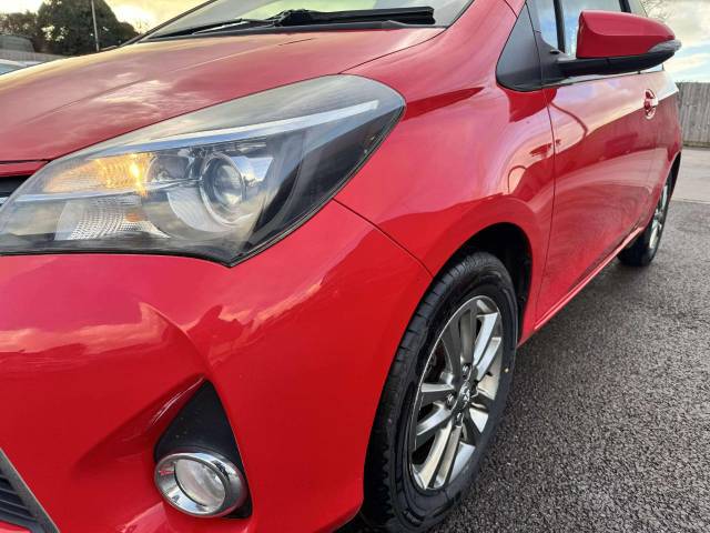 Toyota Yaris 1.0 VVT-i Icon 3dr Hatchback Petrol Red