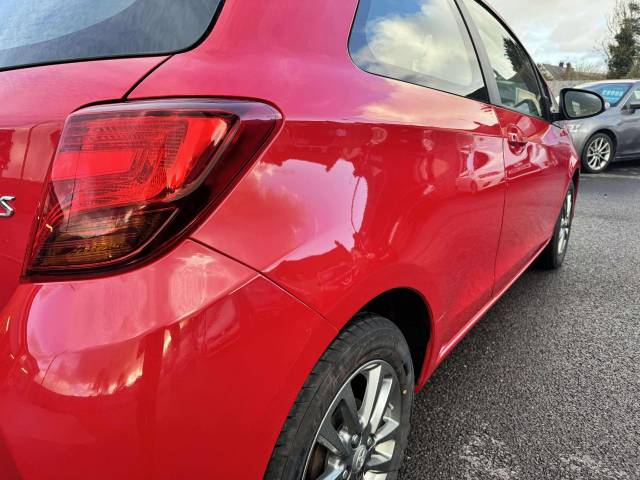 Toyota Yaris 1.0 VVT-i Icon 3dr Hatchback Petrol Red