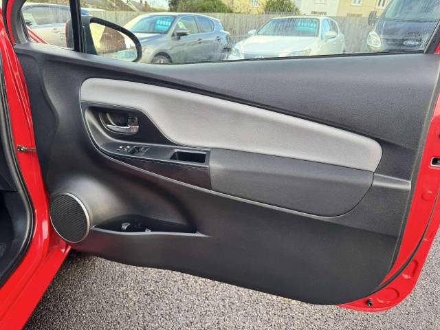 Toyota Yaris 1.0 VVT-i Icon 3dr Hatchback Petrol Red