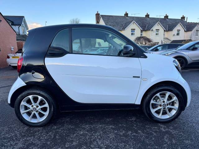 Smart Fortwo Coupe 1.0 Passion 2dr Auto Coupe Petrol White