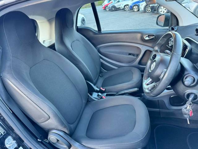 Smart Fortwo Coupe 1.0 Passion 2dr Auto Coupe Petrol White