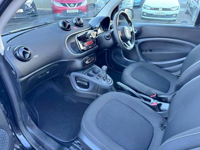 Smart Fortwo Coupe 1.0 Passion 2dr Auto Coupe Petrol White