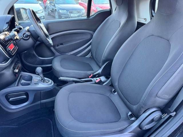 Smart Fortwo Coupe 1.0 Passion 2dr Auto Coupe Petrol White