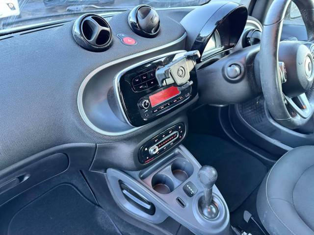 Smart Fortwo Coupe 1.0 Passion 2dr Auto Coupe Petrol White