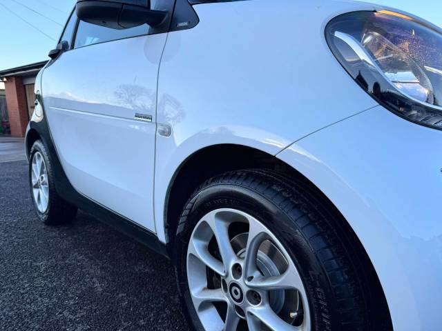 Smart Fortwo Coupe 1.0 Passion 2dr Auto Coupe Petrol White
