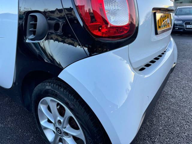 Smart Fortwo Coupe 1.0 Passion 2dr Auto Coupe Petrol White