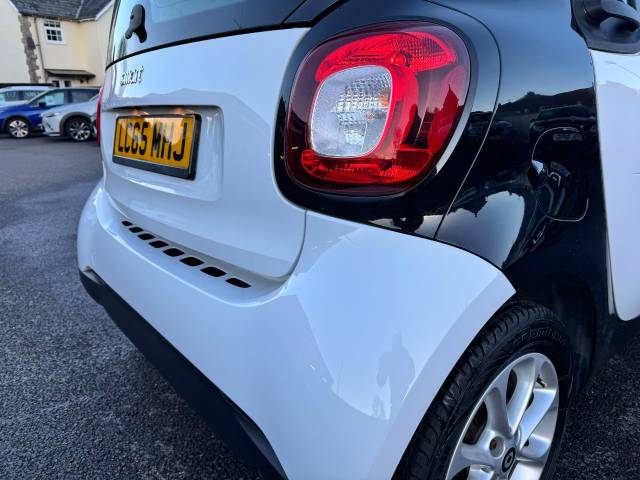 Smart Fortwo Coupe 1.0 Passion 2dr Auto Coupe Petrol White