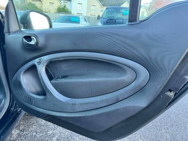 Smart Fortwo Coupe 1.0 Passion 2dr Auto Coupe Petrol White