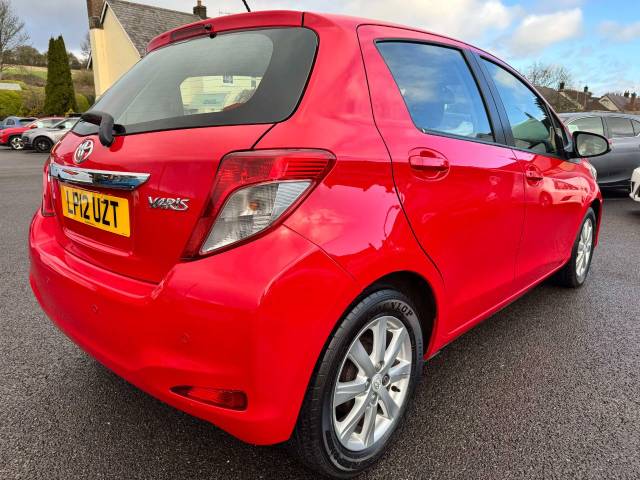 Toyota Yaris 1.33 VVT-i T Spirit 5dr Multidrive S Hatchback Petrol Red