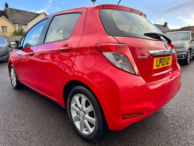 Toyota Yaris 1.33 VVT-i T Spirit 5dr Multidrive S Hatchback Petrol Red