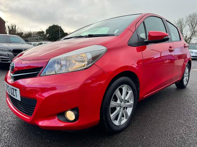 Toyota Yaris 1.33 VVT-i T Spirit 5dr Multidrive S Hatchback Petrol Red