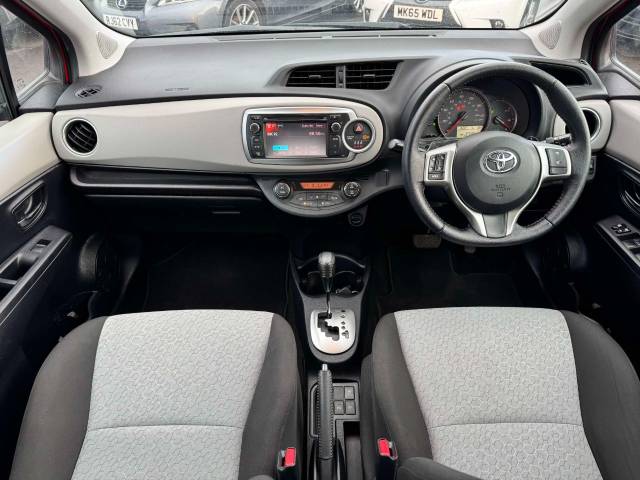 Toyota Yaris 1.33 VVT-i T Spirit 5dr Multidrive S Hatchback Petrol Red