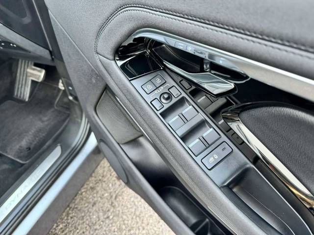 Land Rover Range Rover Evoque 2.0 D200 R-Dynamic SE 5dr Auto - MANUFACTURERS WARRANTY UNTIL 29TH APRIL 2026 Estate Diesel Grey