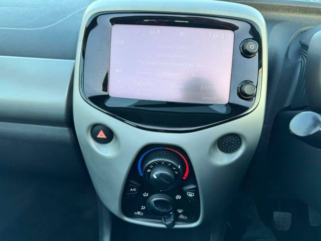 Citroen C1 1.0 VTi Feel 3dr Hatchback Petrol White