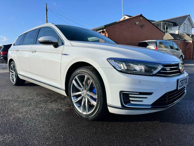 Volkswagen Passat 1.4 TSI GTE 5dr DSG Estate Petrol / Electric Hybrid White