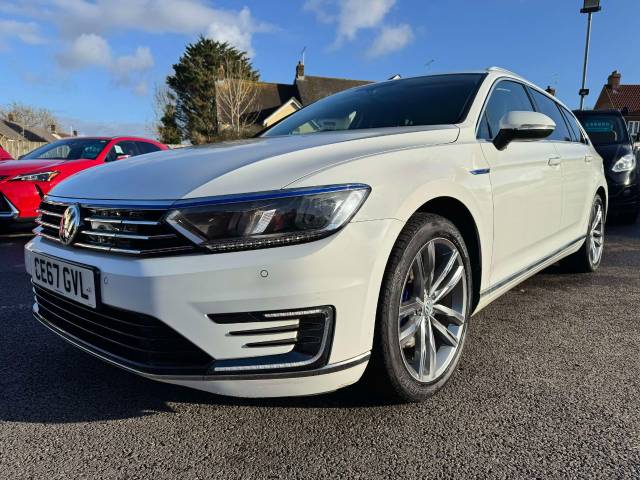 Volkswagen Passat 1.4 TSI GTE 5dr DSG Estate Petrol / Electric Hybrid White