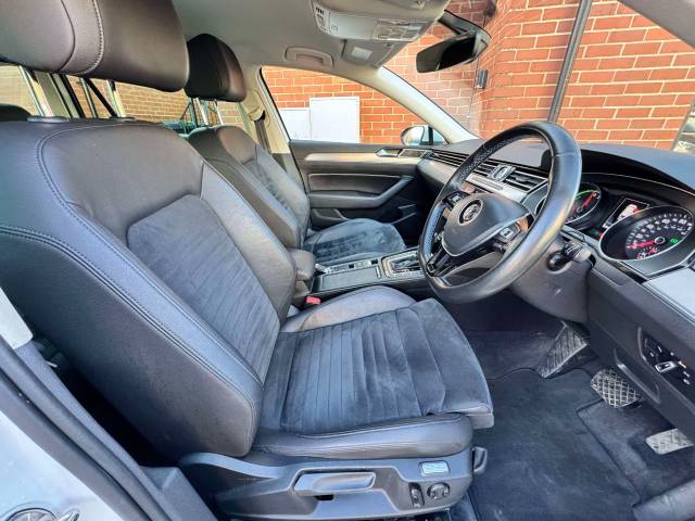Volkswagen Passat 1.4 TSI GTE 5dr DSG Estate Petrol / Electric Hybrid White
