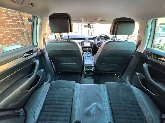 Volkswagen Passat 1.4 TSI GTE 5dr DSG Estate Petrol / Electric Hybrid White