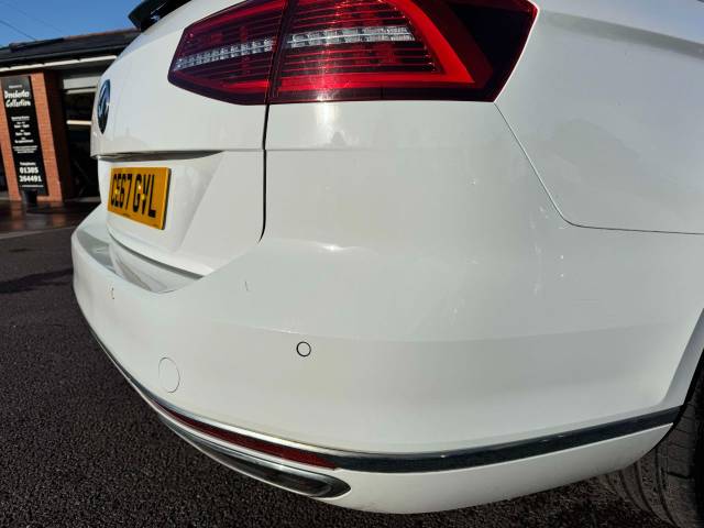 Volkswagen Passat 1.4 TSI GTE 5dr DSG Estate Petrol / Electric Hybrid White