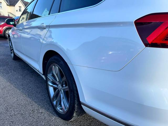 Volkswagen Passat 1.4 TSI GTE 5dr DSG Estate Petrol / Electric Hybrid White