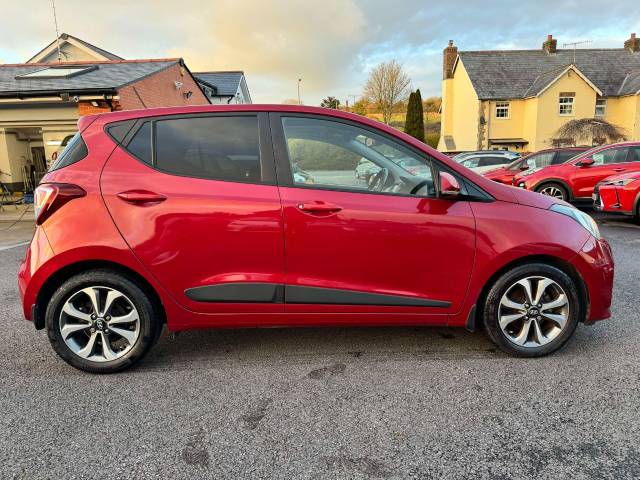 Hyundai i10 1.2 Premium SE 5dr Hatchback Petrol Red