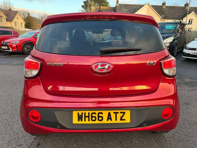 Hyundai i10 1.2 Premium SE 5dr Hatchback Petrol Red