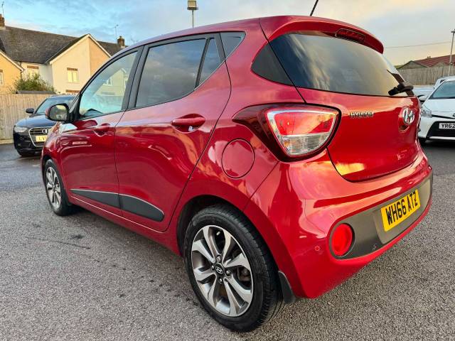Hyundai i10 1.2 Premium SE 5dr Hatchback Petrol Red