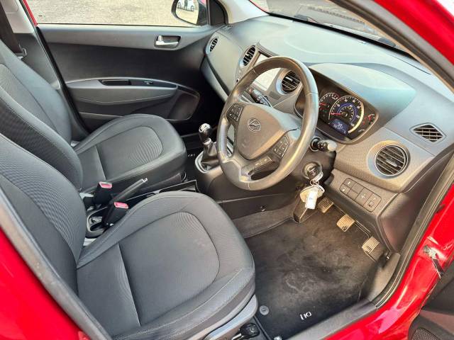 Hyundai i10 1.2 Premium SE 5dr Hatchback Petrol Red