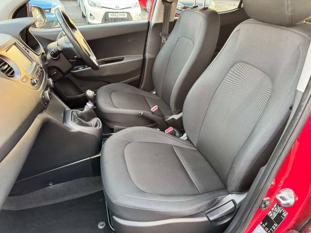 Hyundai i10 1.2 Premium SE 5dr Hatchback Petrol Red