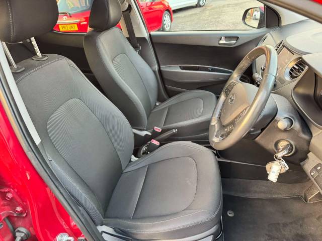 Hyundai i10 1.2 Premium SE 5dr Hatchback Petrol Red