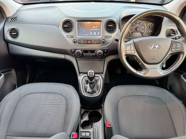 Hyundai i10 1.2 Premium SE 5dr Hatchback Petrol Red