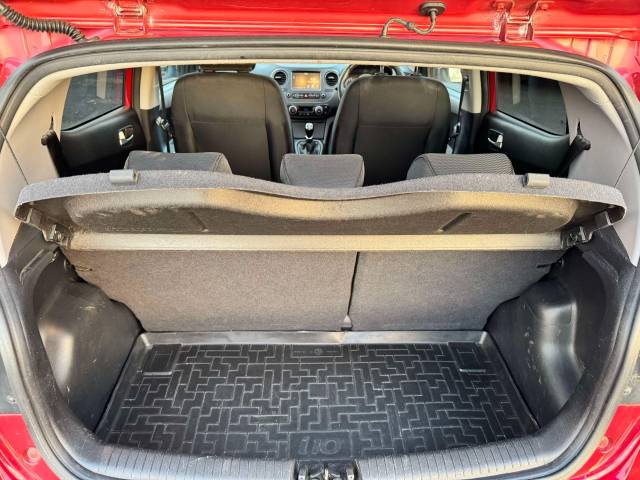 Hyundai i10 1.2 Premium SE 5dr Hatchback Petrol Red