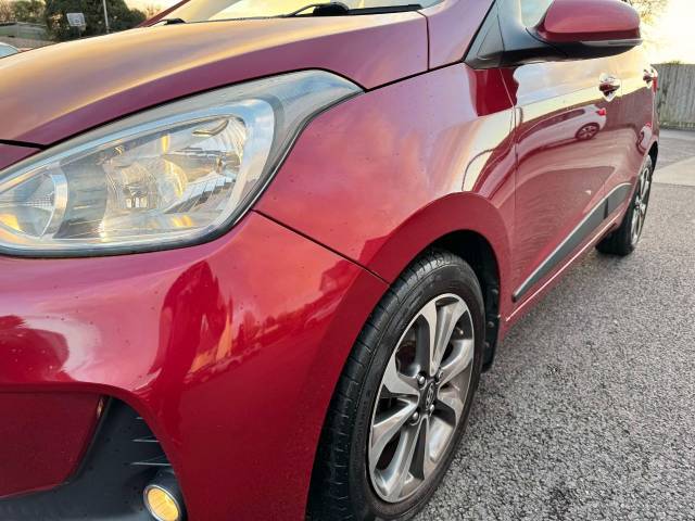 Hyundai i10 1.2 Premium SE 5dr Hatchback Petrol Red