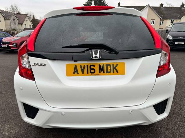 Honda Jazz 1.3 EX Navi 5dr Hatchback Petrol White