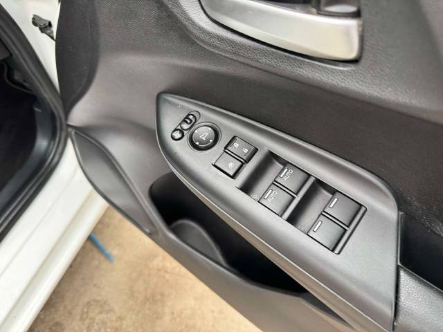 Honda Jazz 1.3 EX Navi 5dr Hatchback Petrol White