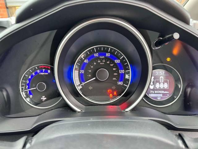 Honda Jazz 1.3 EX Navi 5dr Hatchback Petrol White