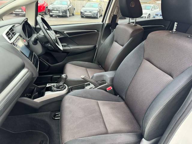 Honda Jazz 1.3 EX Navi 5dr Hatchback Petrol White